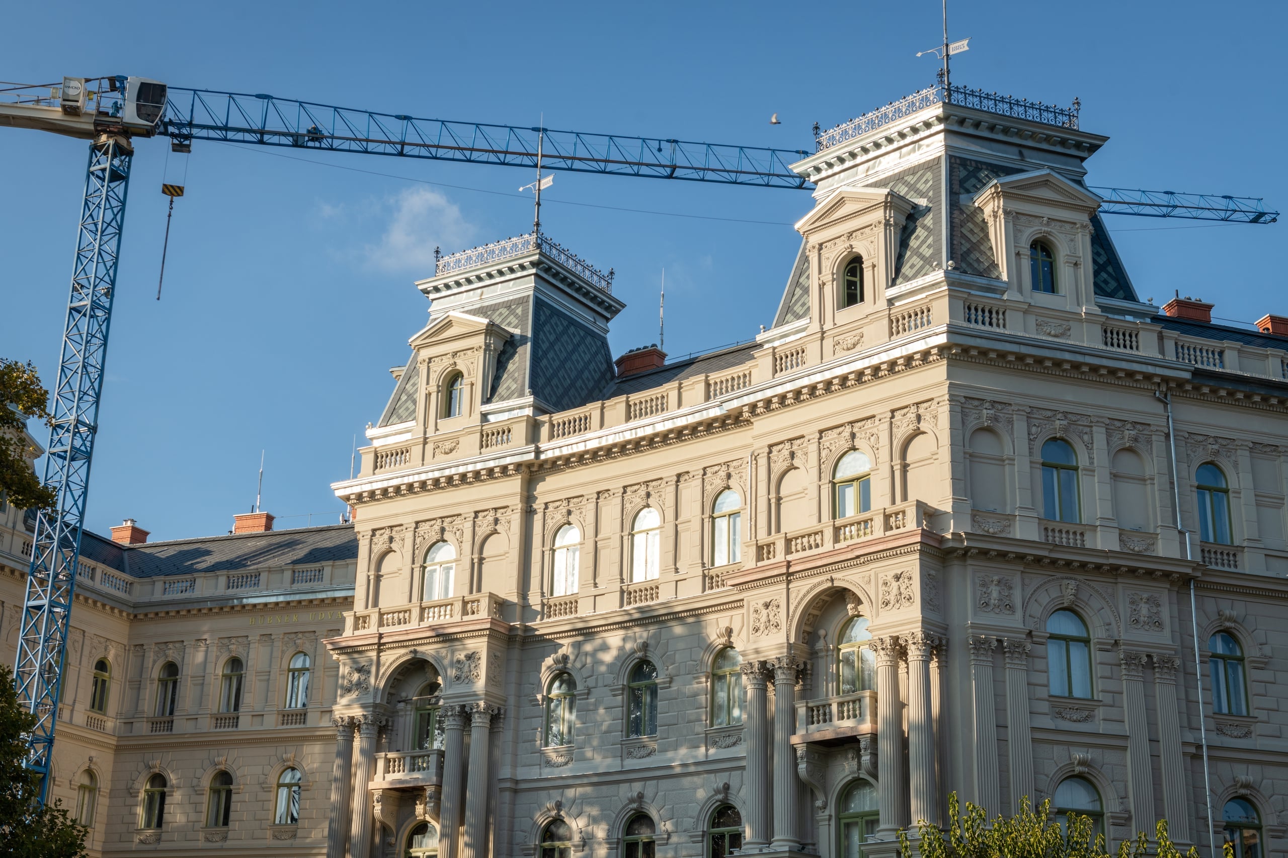 Hübner Udvar - Evening view