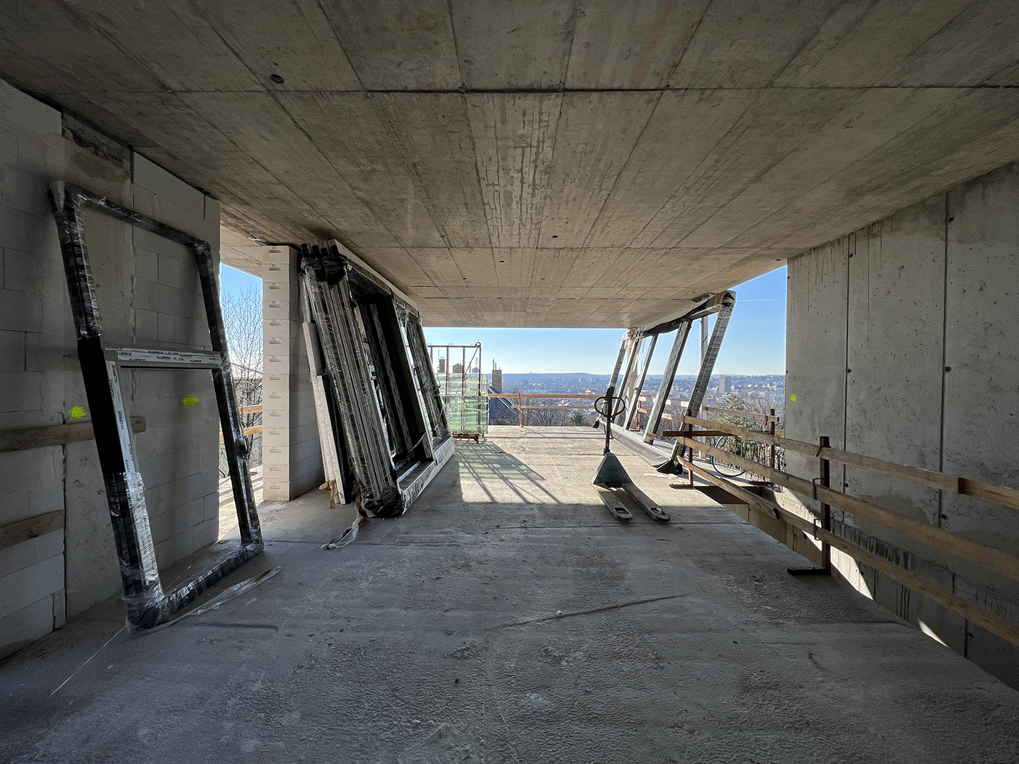 Gallery 90